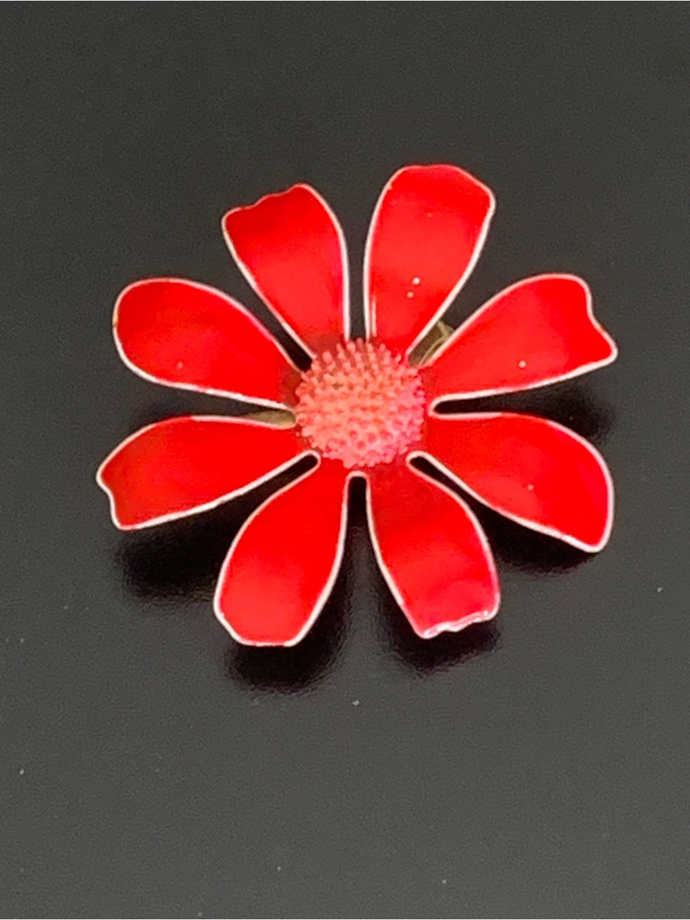 Vintage Enamel Daisy Flower Brooch Pin - Picture 2 of 8